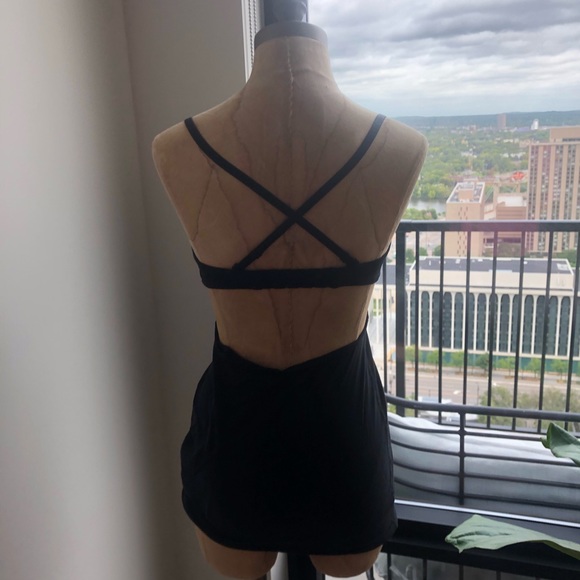 Lululemon low impact peek a boo tank - Picture 3 of 3